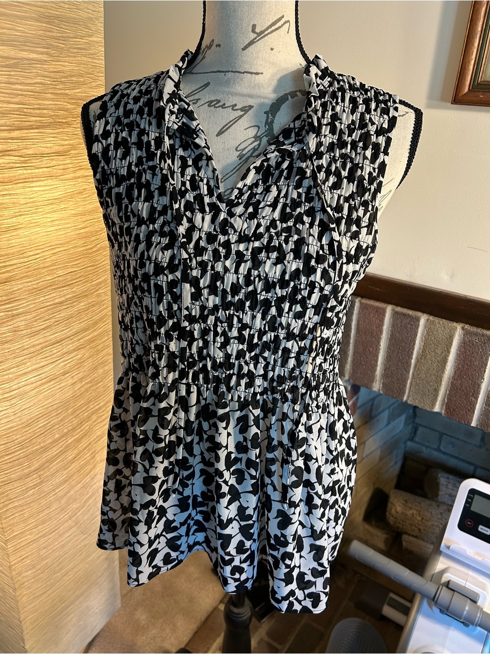 Rose & Olive Black and White Smocked Floral Sleeveless Top